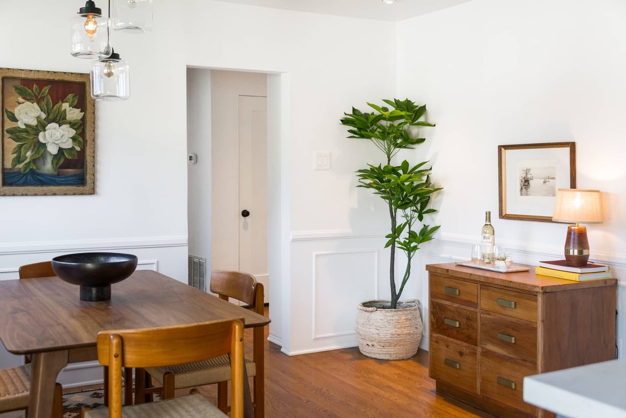 Silver Lake Hide-Away with Views and Guest Suite!