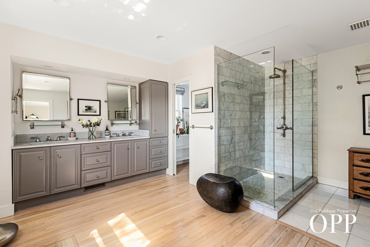 A Turnkey Mid-Century, Effortlessly Located in Bellport Village