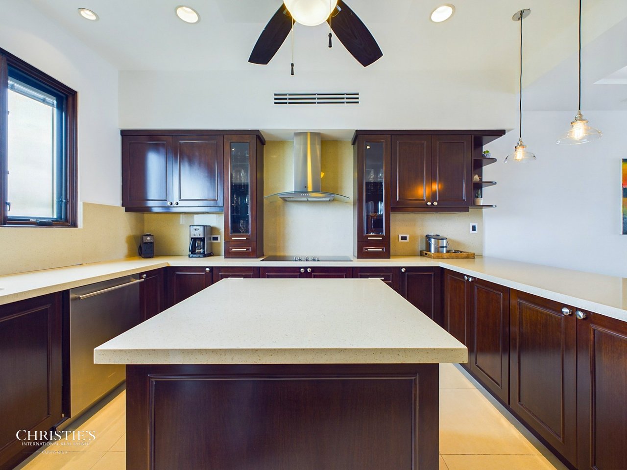 360 - 310 Splendor Penthouse