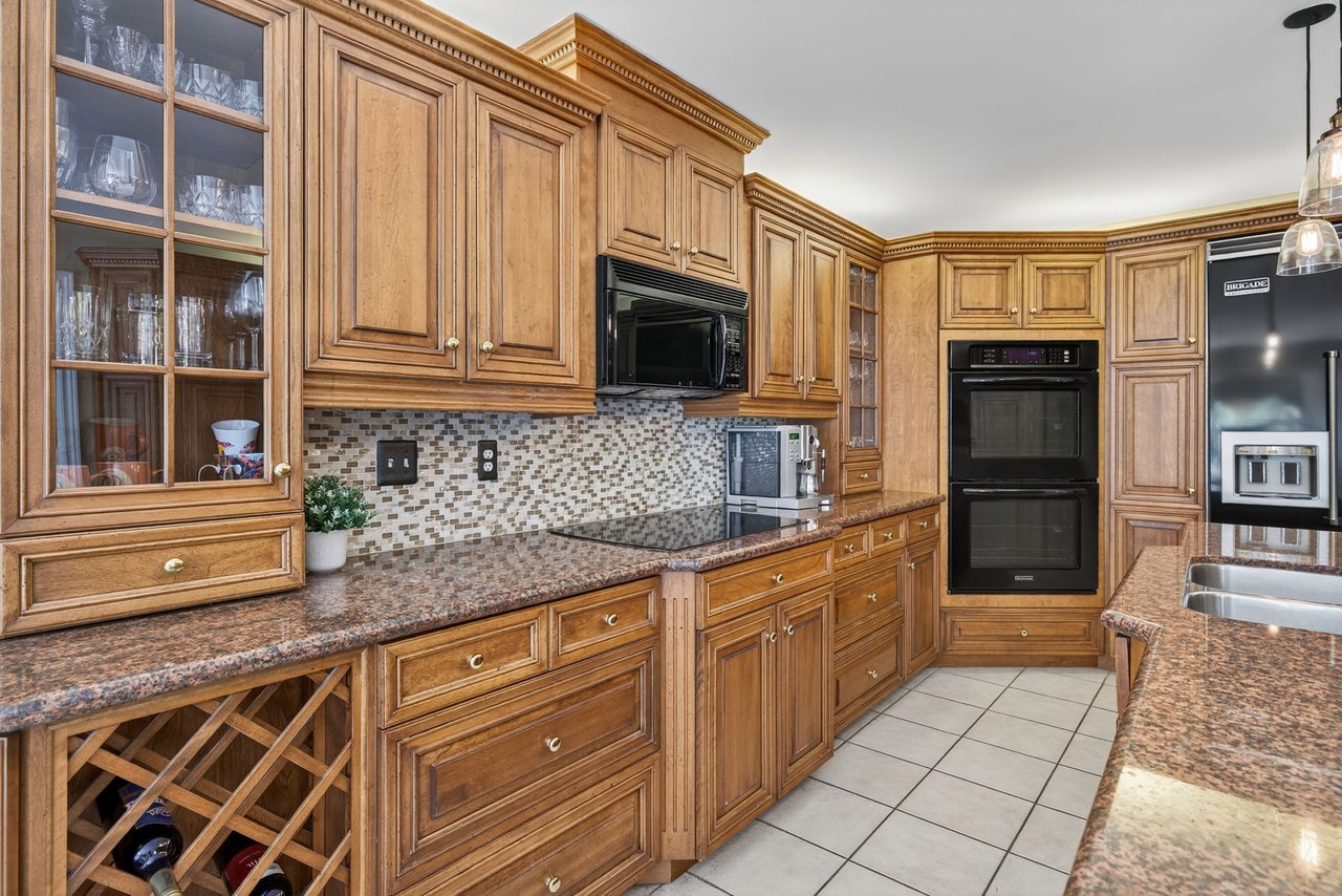 6 Falling Leaf Crt, Aurora