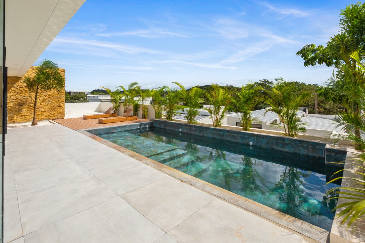 Villa Juba | Contemporary 4-Bedroom Villa with Mono Loco Beach Club Membership in Tamarindo