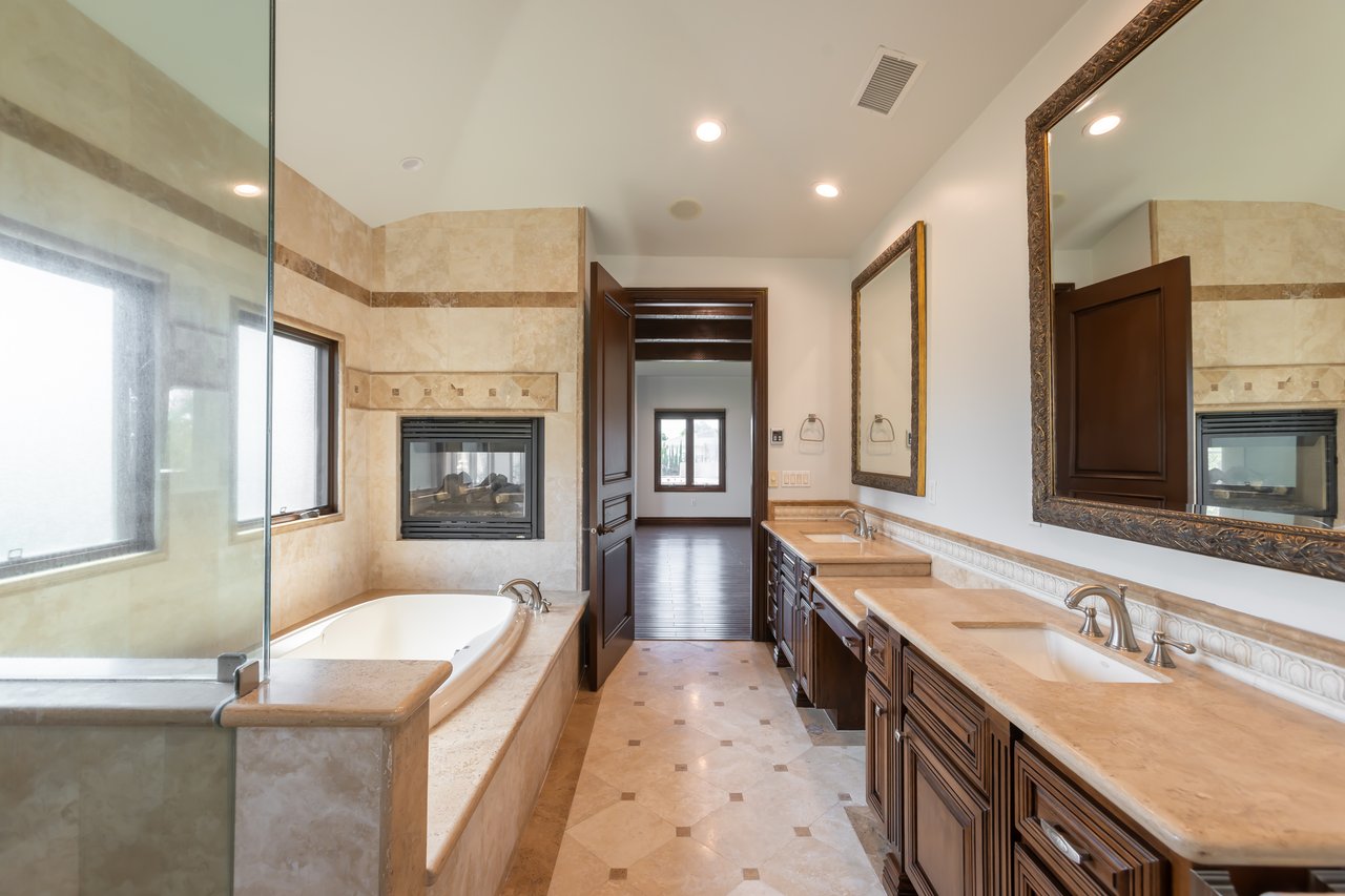 120 S Almont Dr, Beverly Hills