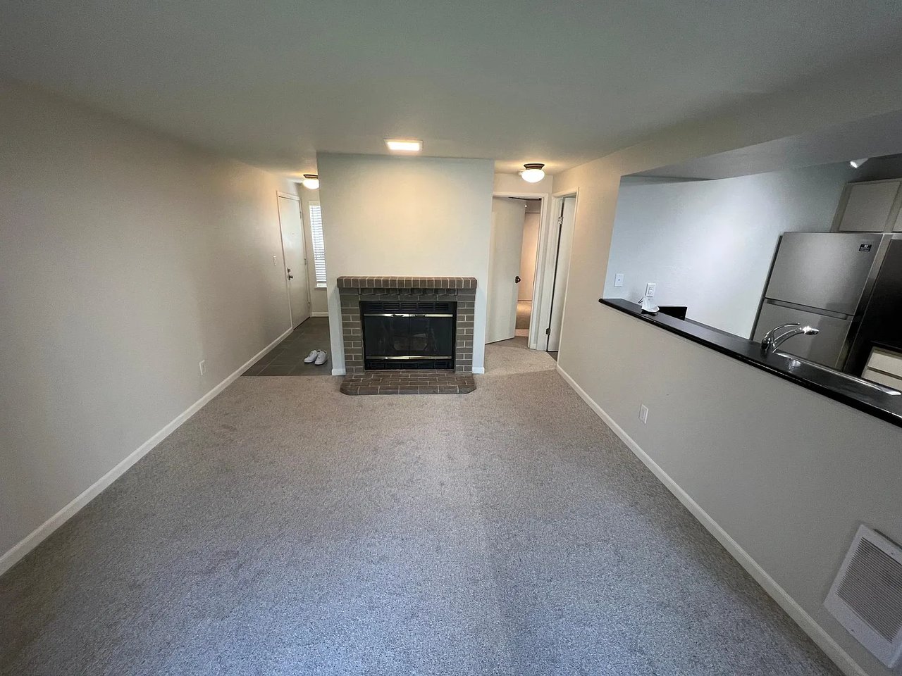 6700 NE 182nd St APT B203