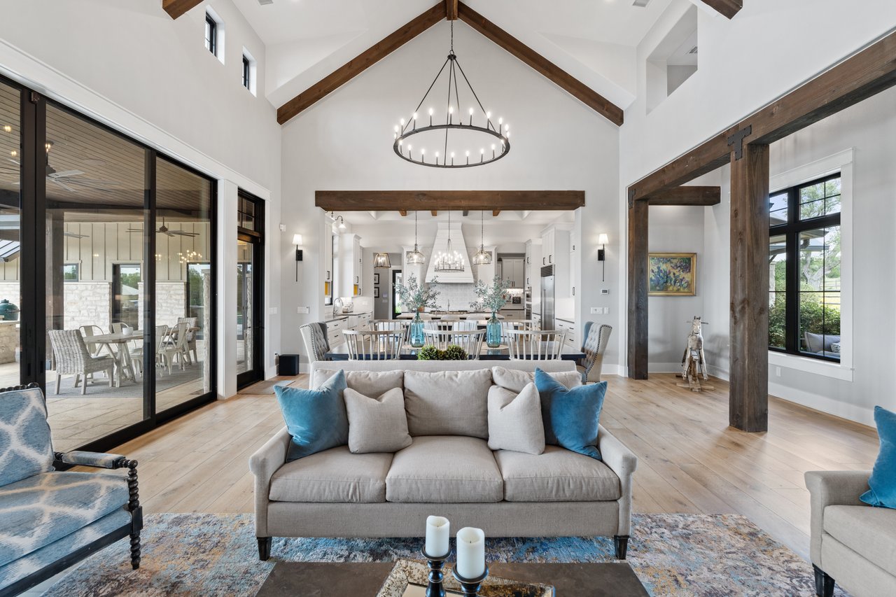 1457 Avenida High View