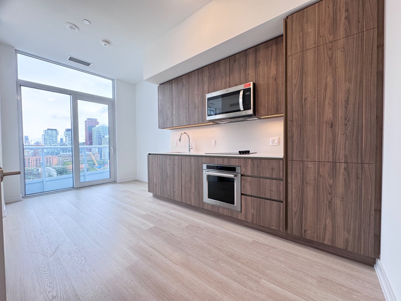 15 Richardson Street Unit: 1202