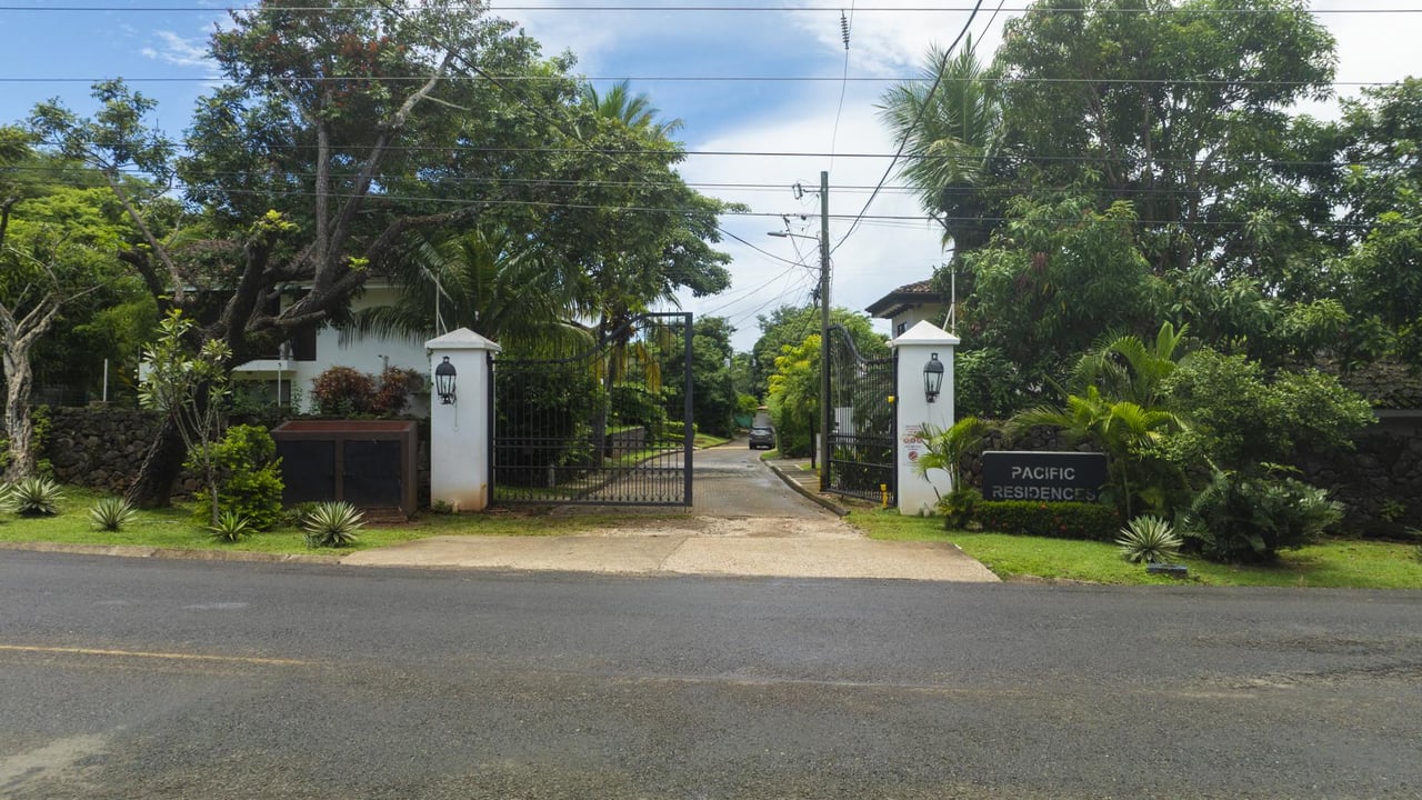 Casa Cali | Modern 3-Bedroom Turnkey Home in Pacific Residences – Minutes from Tamarindo Beach