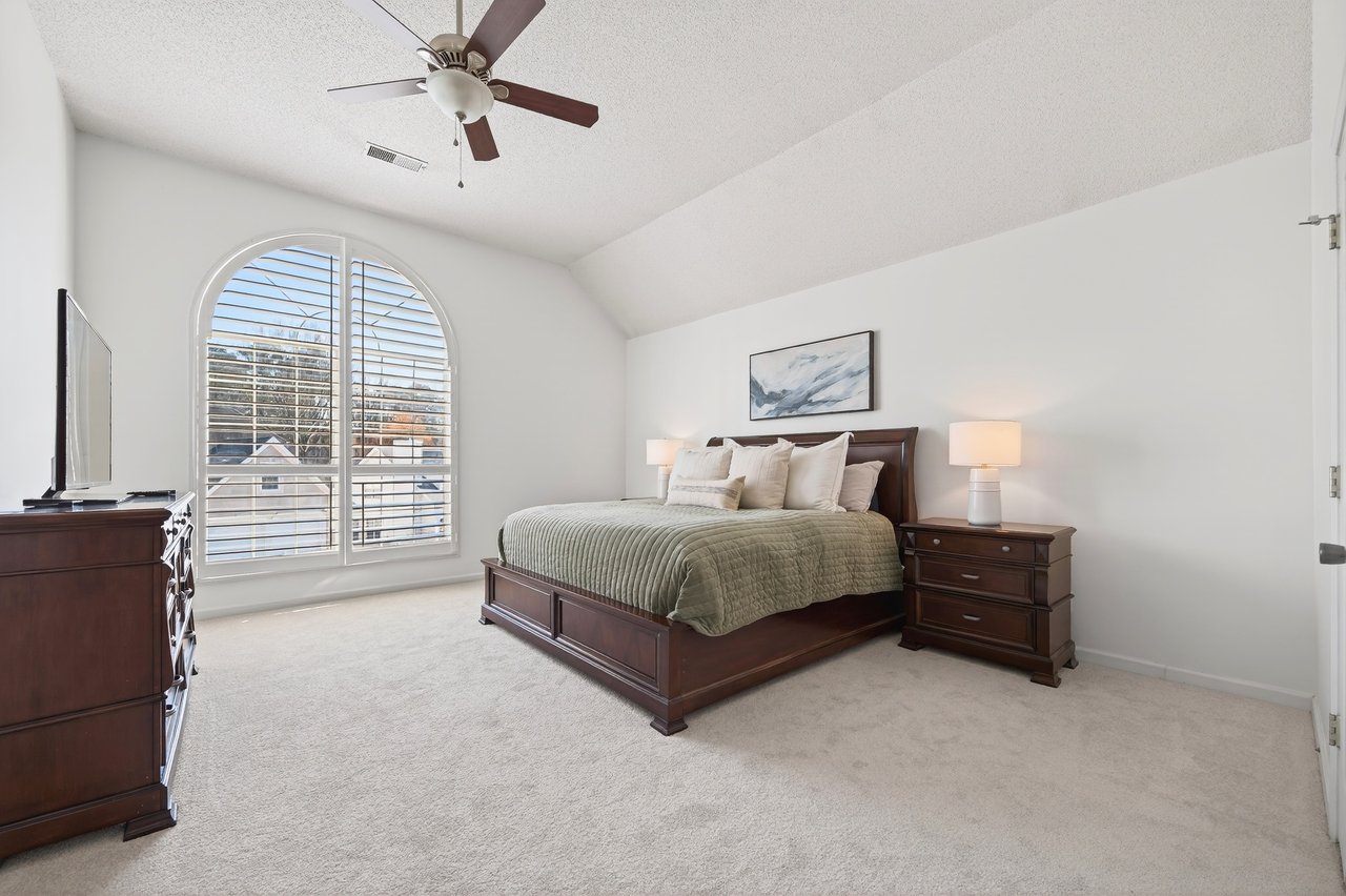 2700 Laurelwood Lane