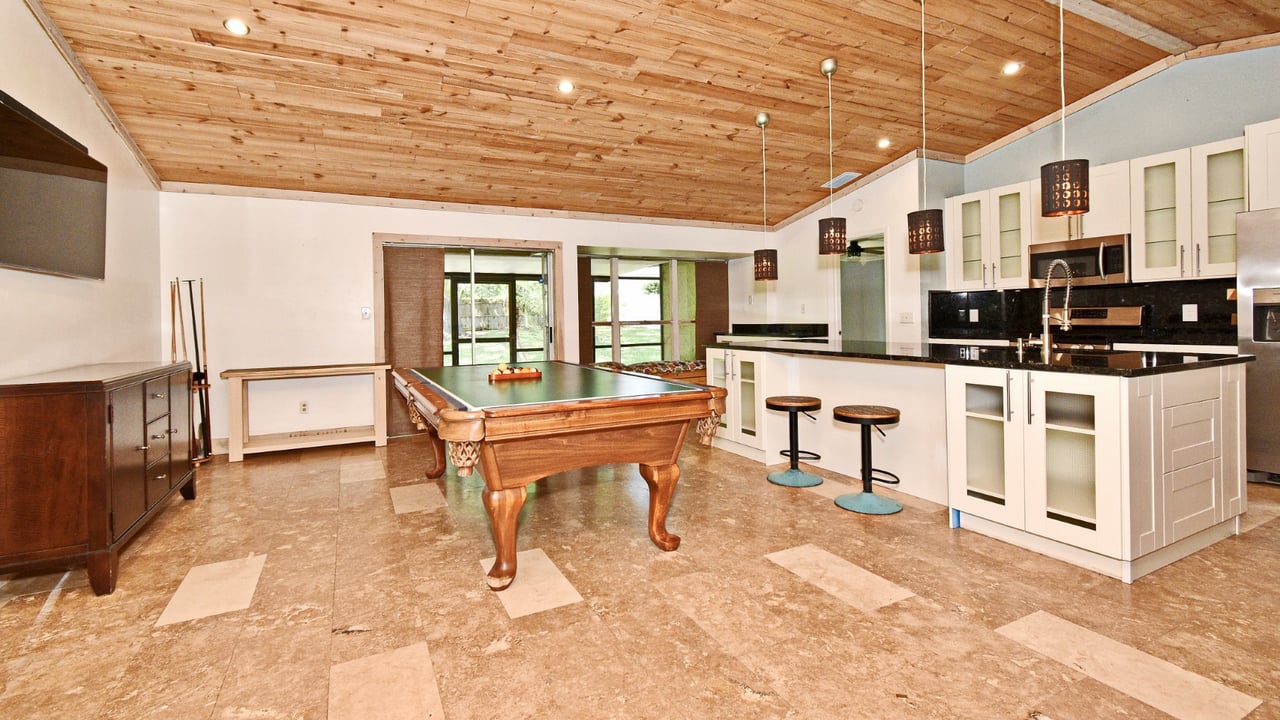 Three-Bedroom for Lease in Orlando's Bay Lakes Neighborhood