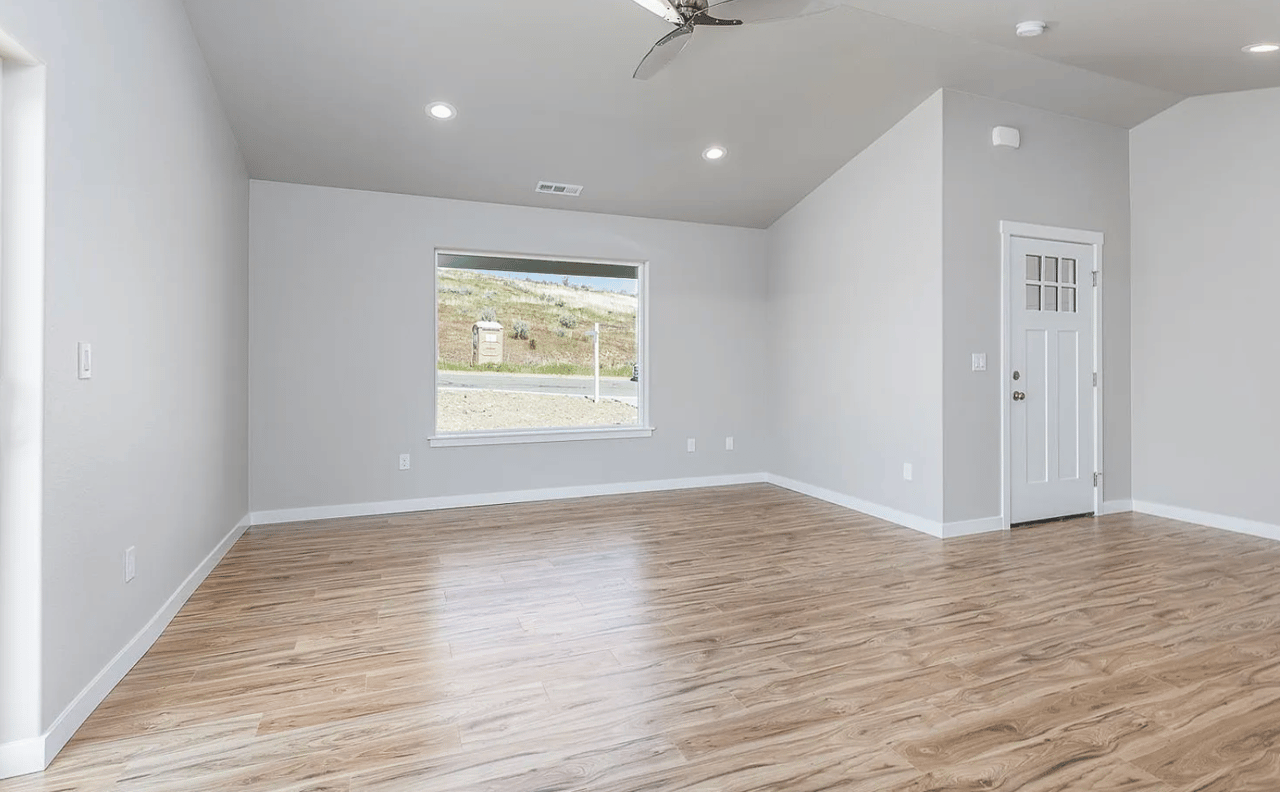 1415 Della Ave