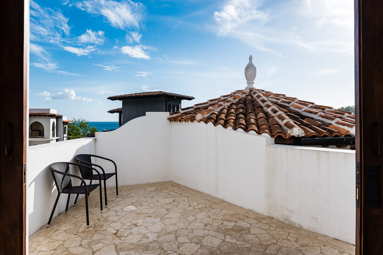 36 Plaza Carlota | Elegant Rooftop Flat with Ocean & Mountain Views in Downtown Las Catalinas