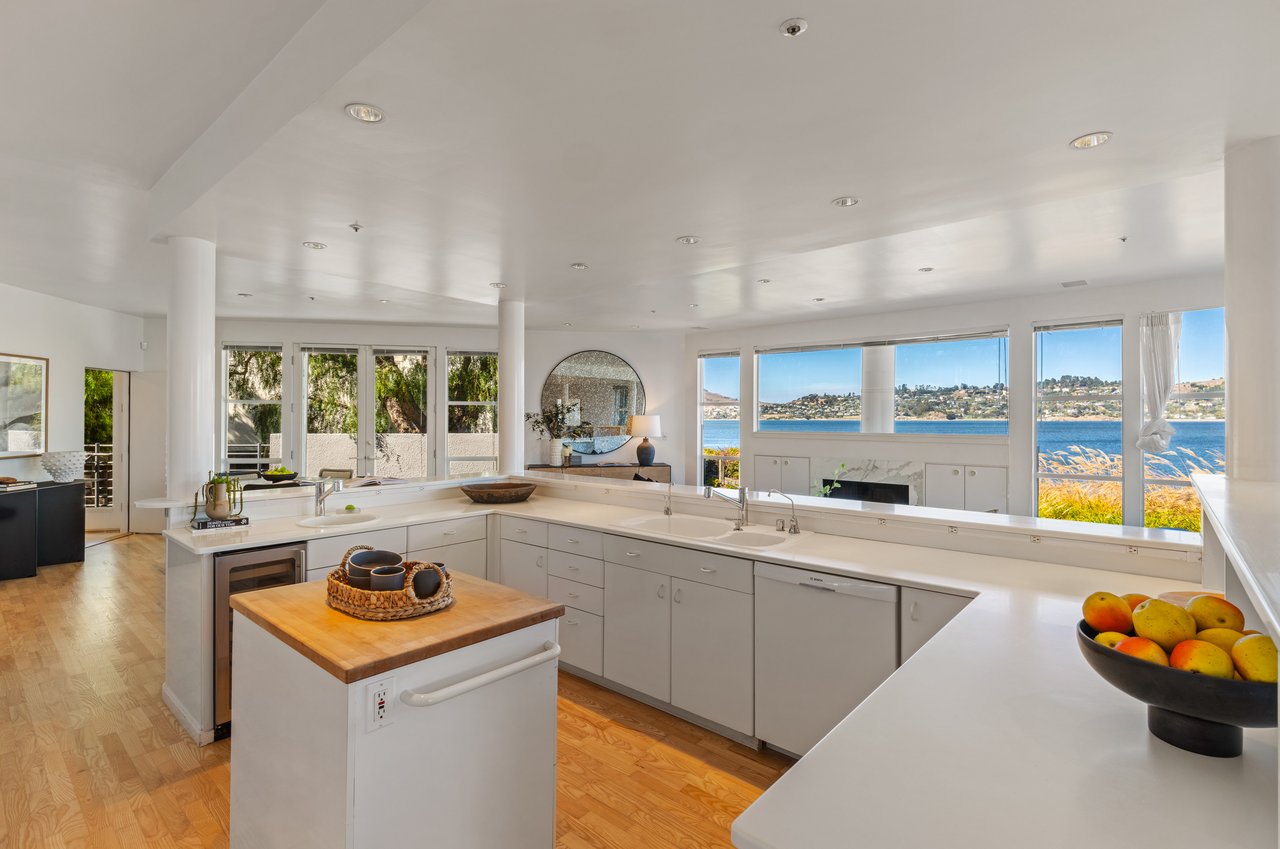 Sweeping Views Across the Bay