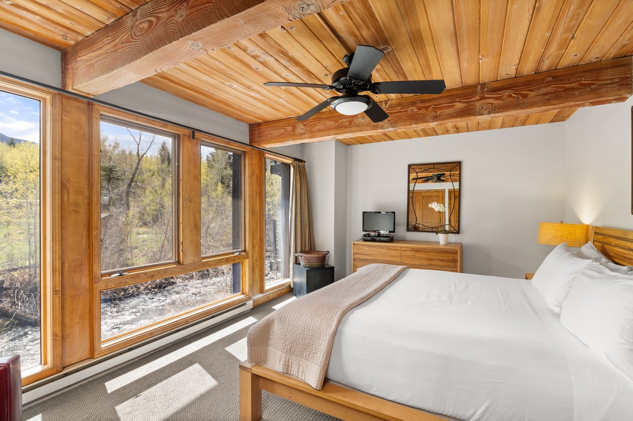 Luxury Riverfront Rental