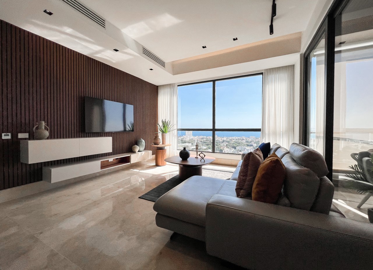 Le Ciel Condo, Anacaona Avenue
