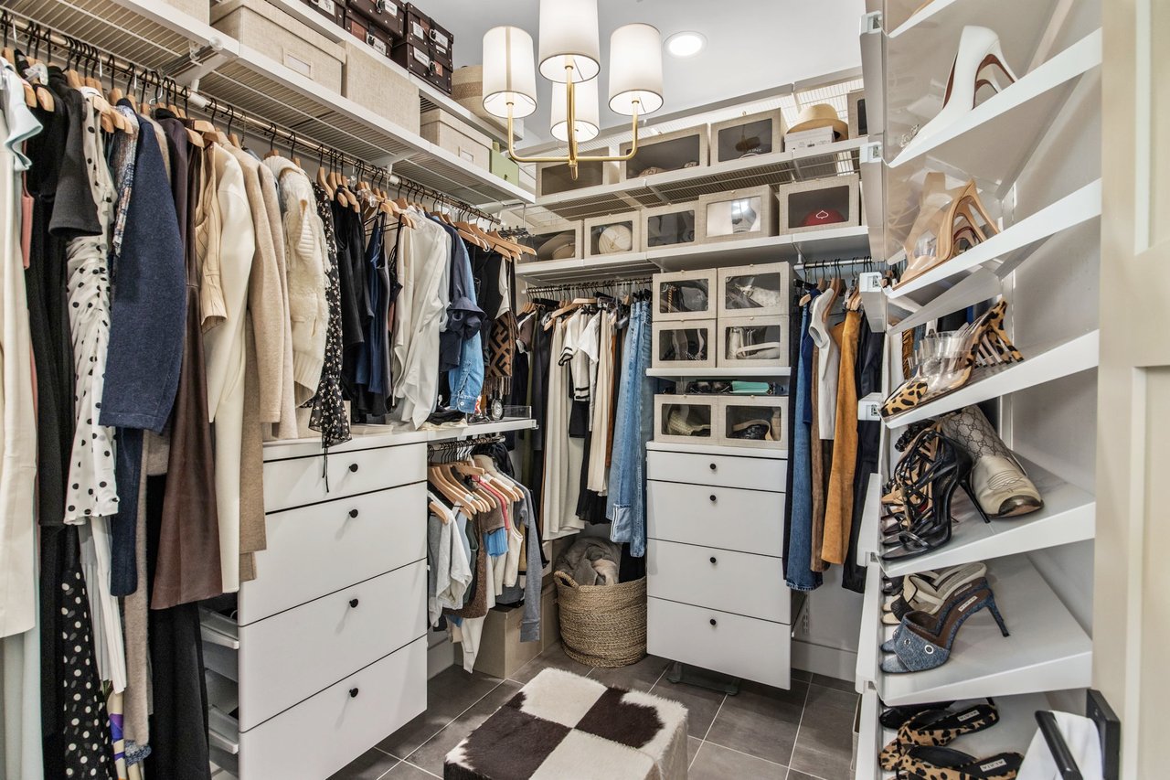 4119 E Indianola Ave