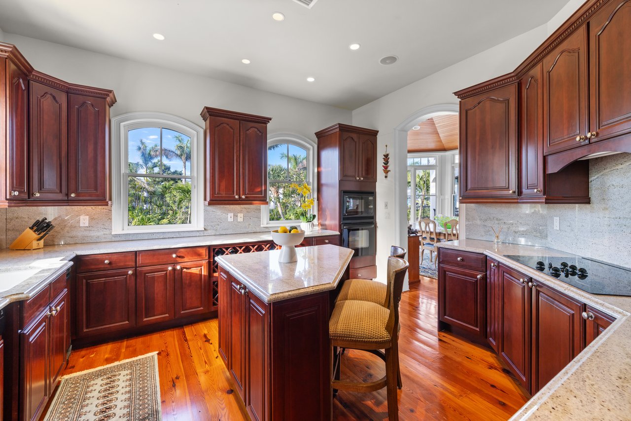 16475 Captiva Dr