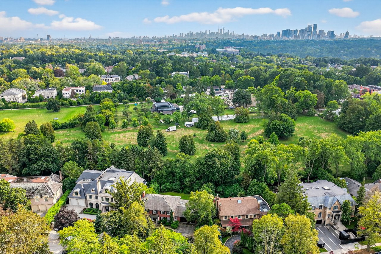 Outstanding Ravine & Park-Like Setting