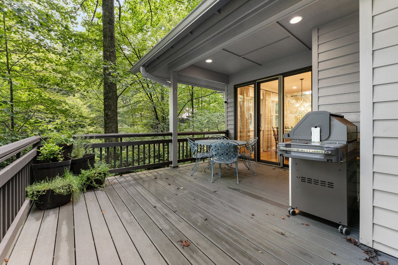 16 Hemlock Way