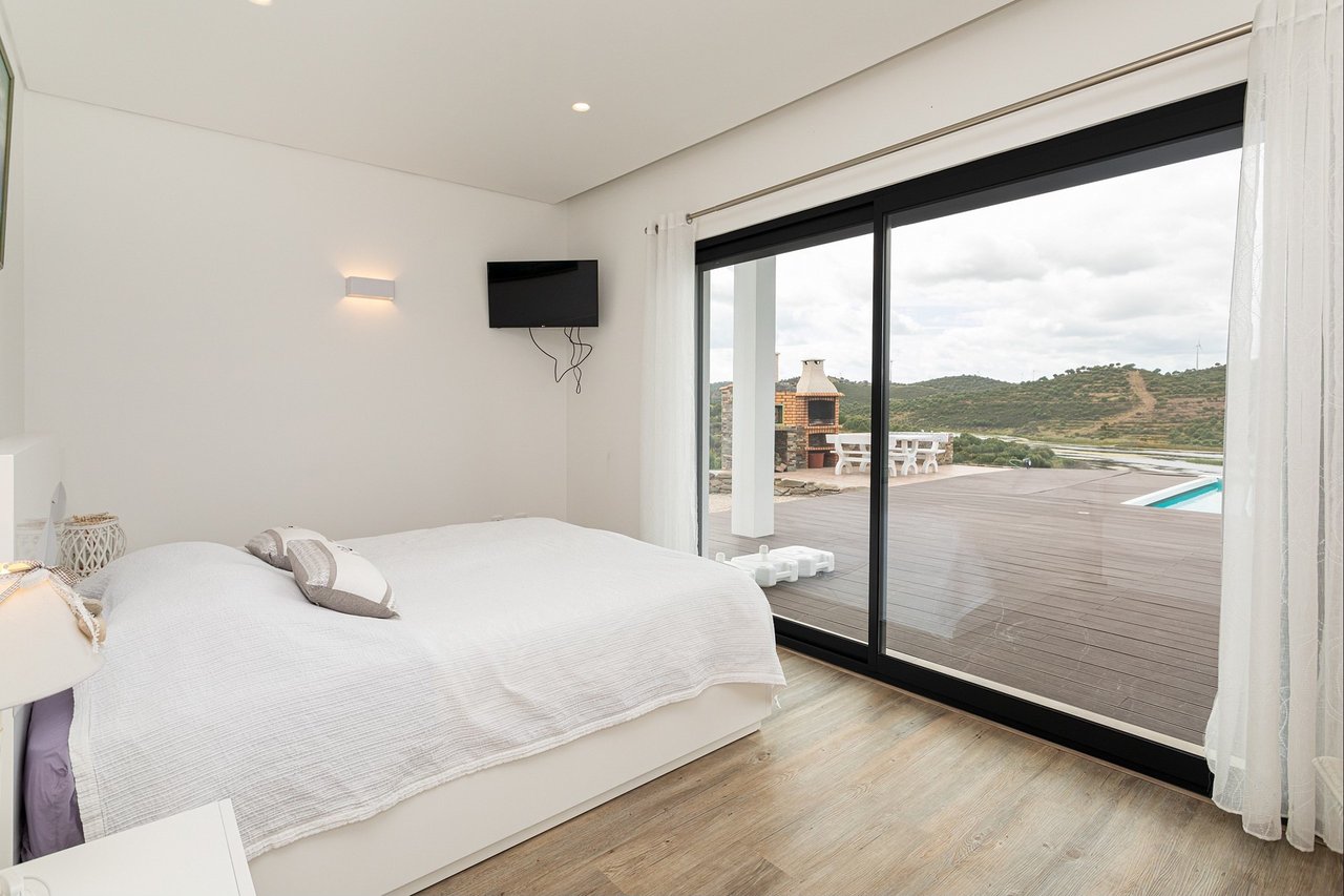 122.5-Hectare Private Estate with Lake, Events Venue & Luxury Home on the Alentejo–Algarve Border