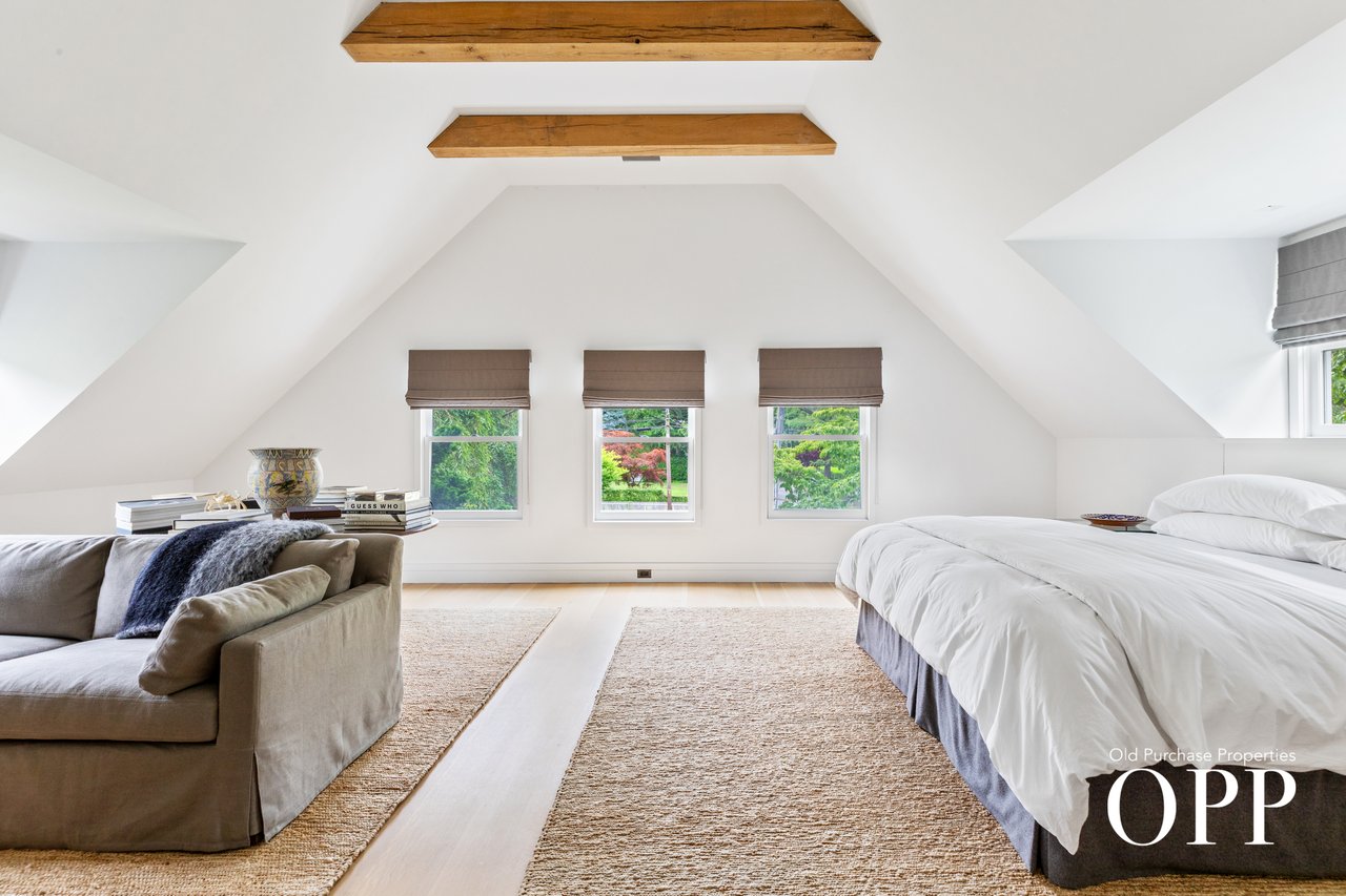 HIGHEST NON-WATERFRONT SALE IN BELLPORT VILLAGE