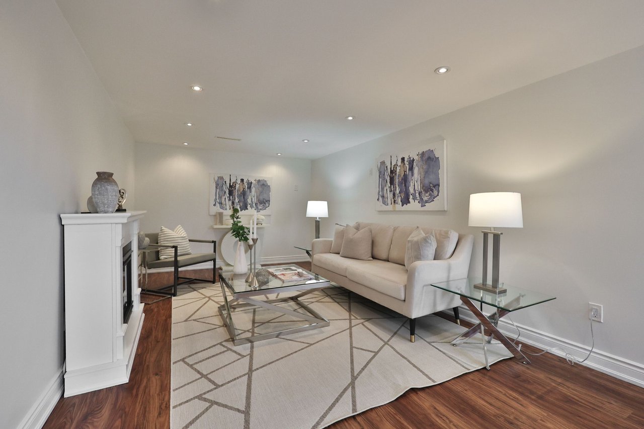 1439 Larchview Trail