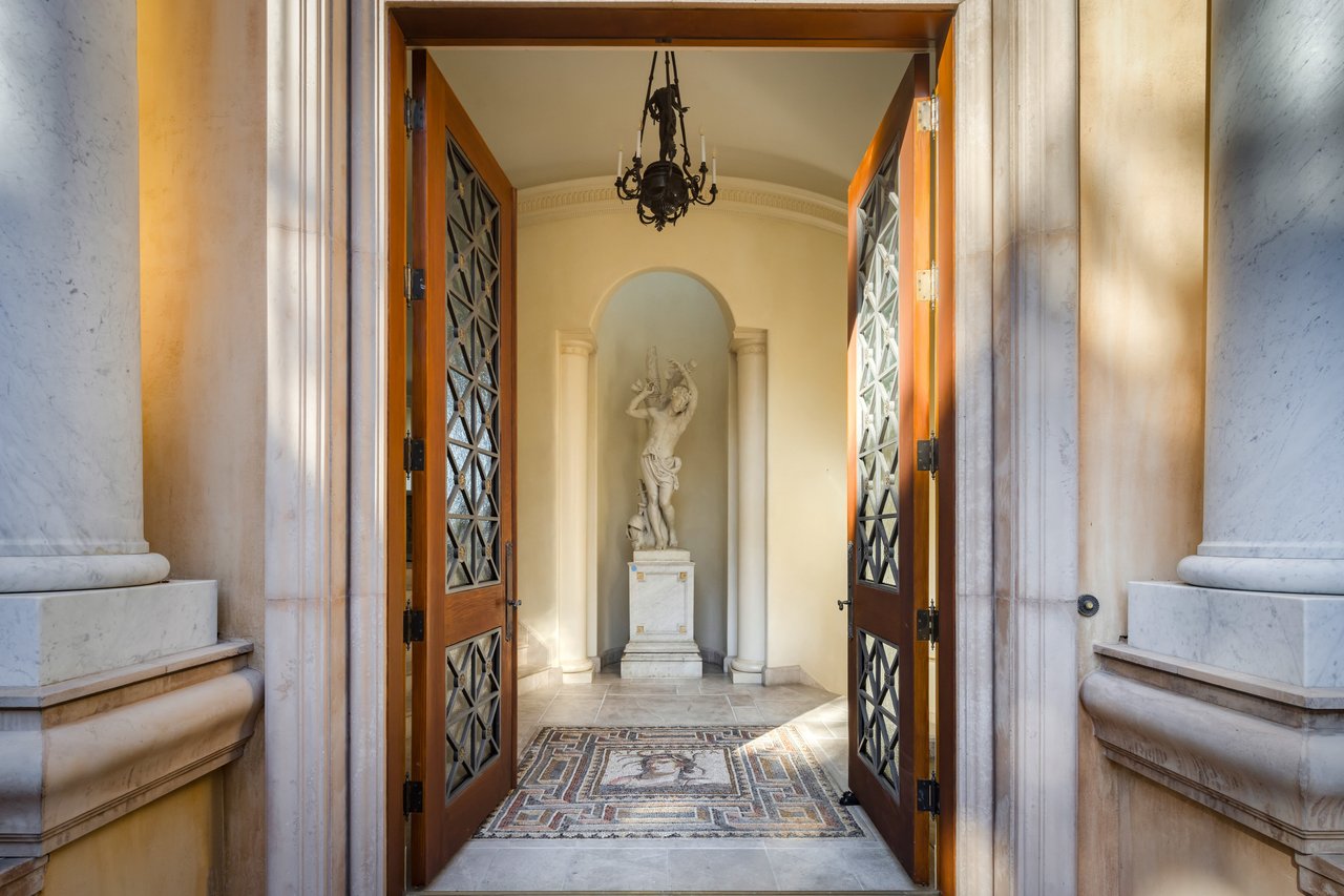 1005 Bel Air Ct