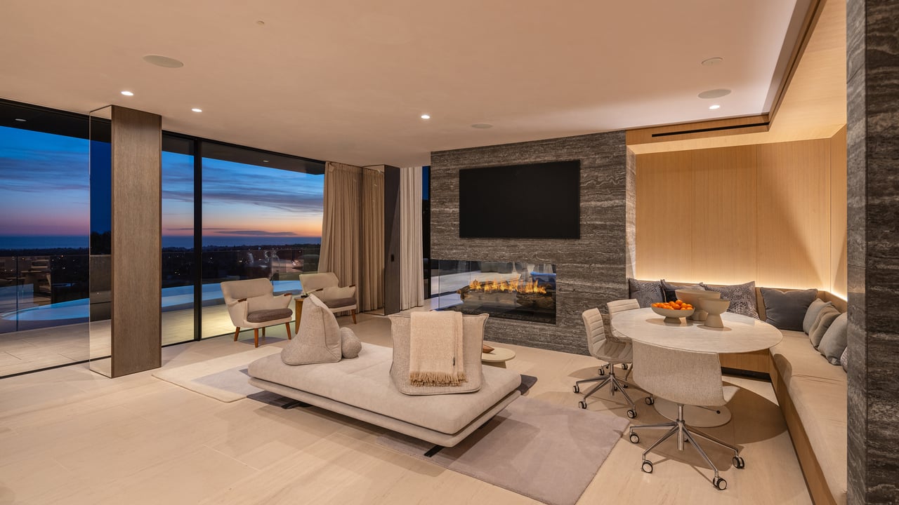 684 Firth Ave, Brentwood