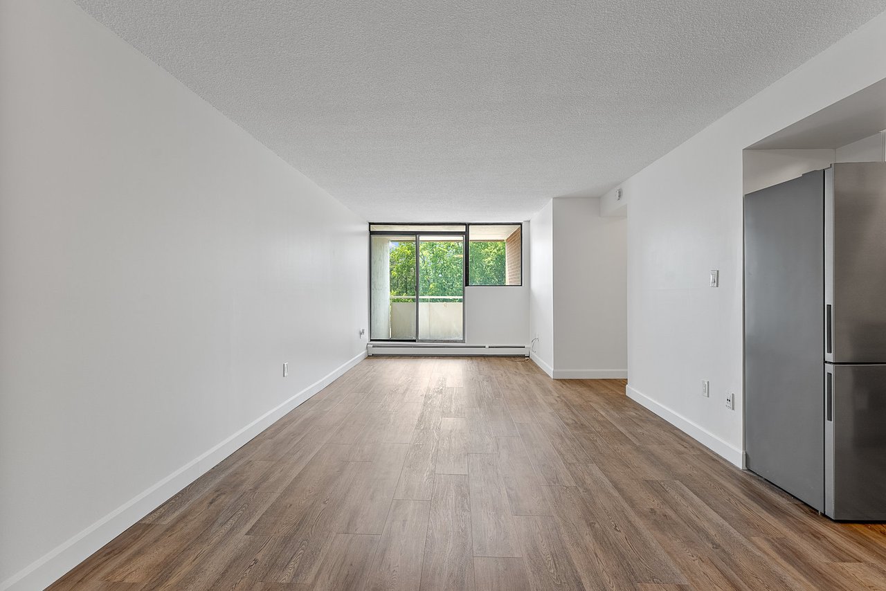 10330 Yonge Street W Unit: 404