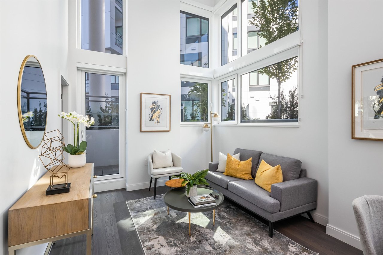 4932 Cambie St, #101