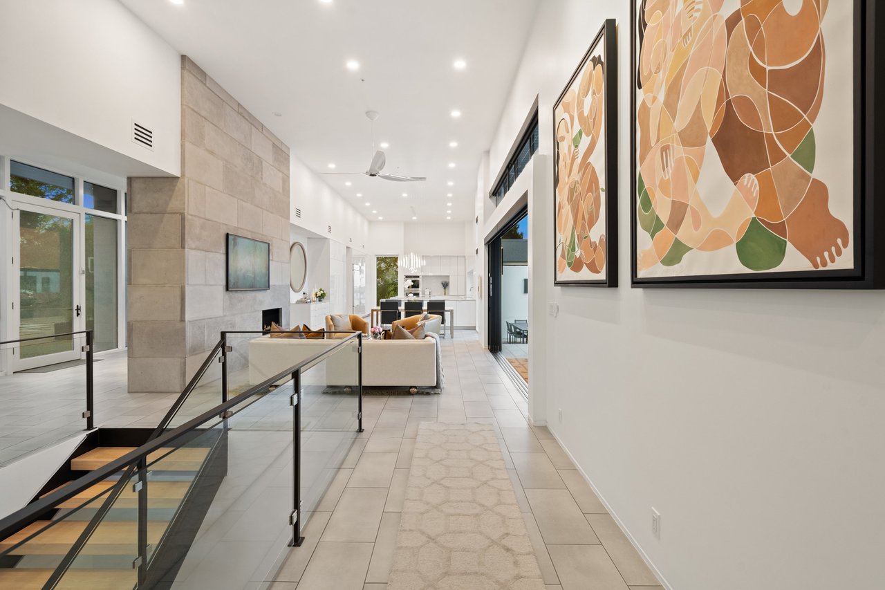 Modern Masterpiece in West Lake Hills