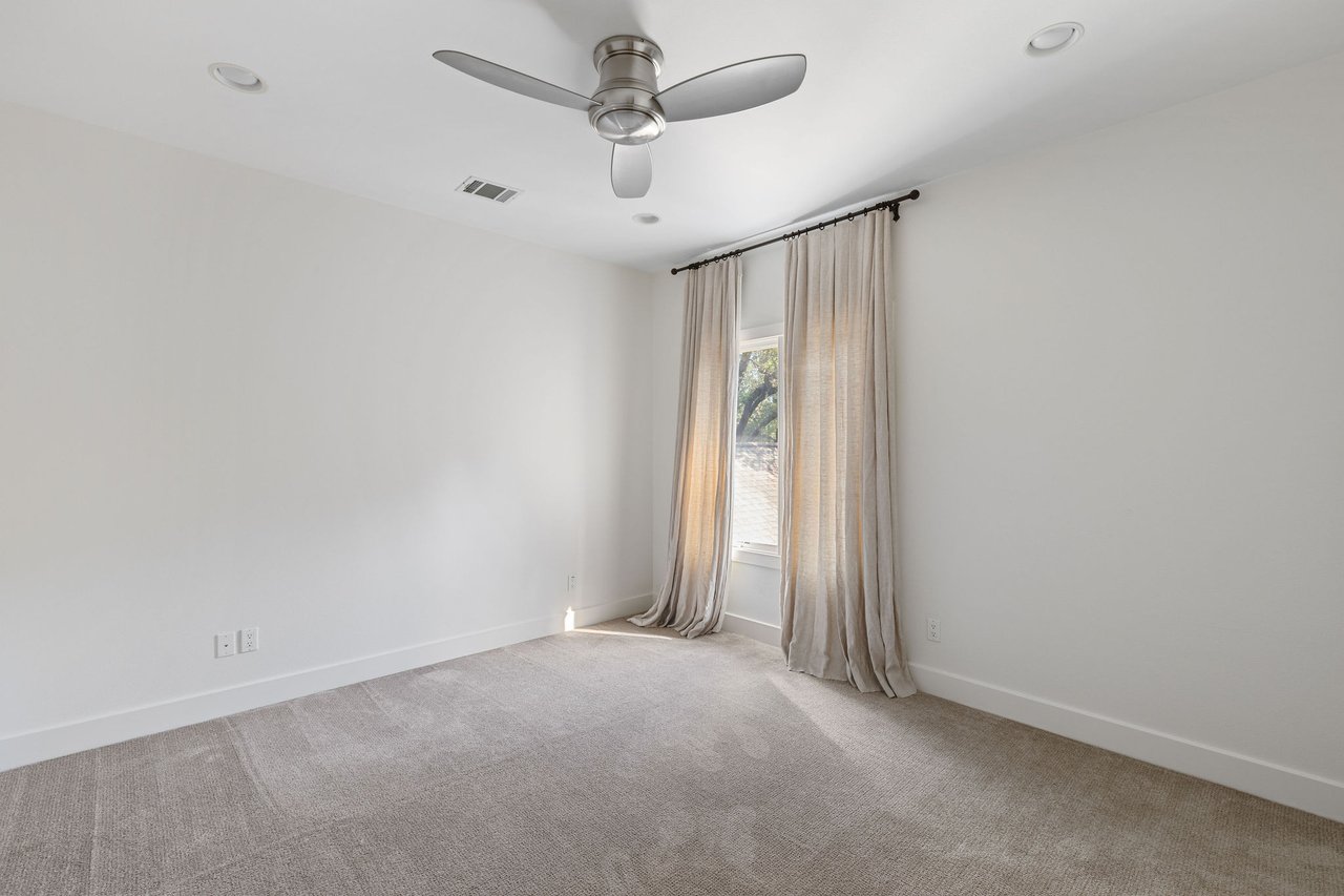 Charming Deep Eddy Retreat in the Heart of Central Austin