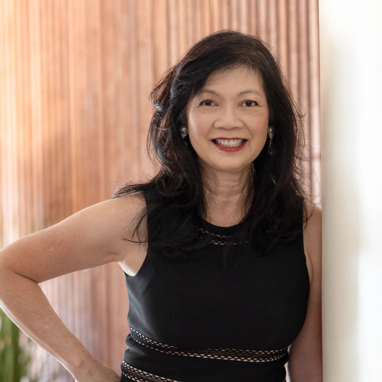 Ronda Ching Day Honolulu, HI Real Estate Agent Headshot