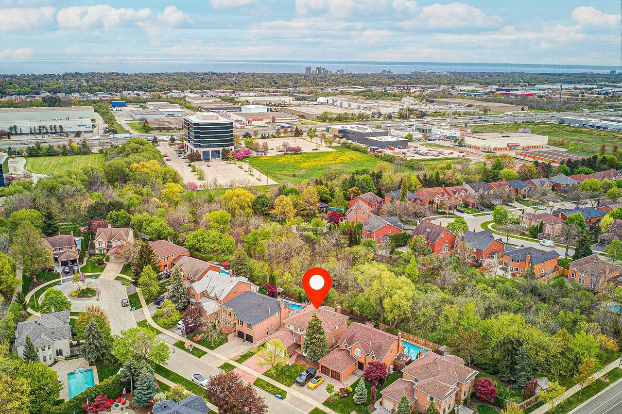 1126 Berkshire Crt