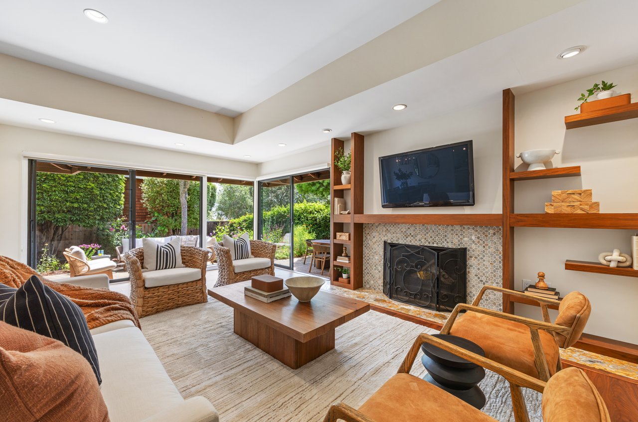Inviting and Updated - Picturesque Grounds