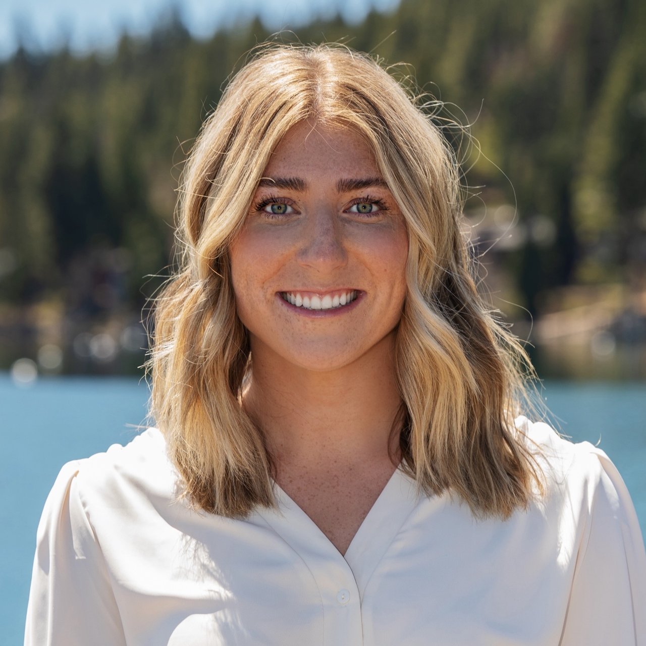 Rebecca Messer Carnelian Bay, CA Real Estate Agent Headshot