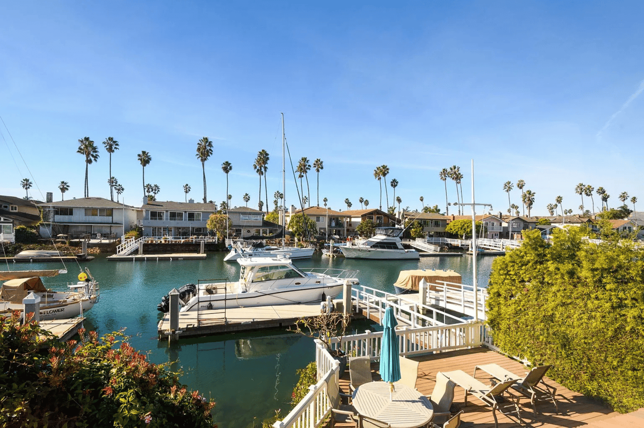 2723 Surfrider Avenue