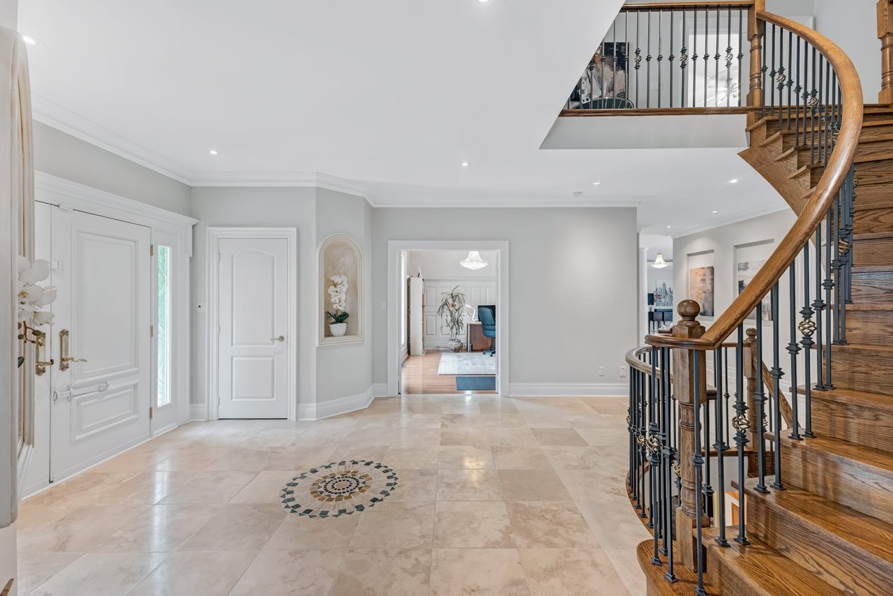 2126 Parker Dr