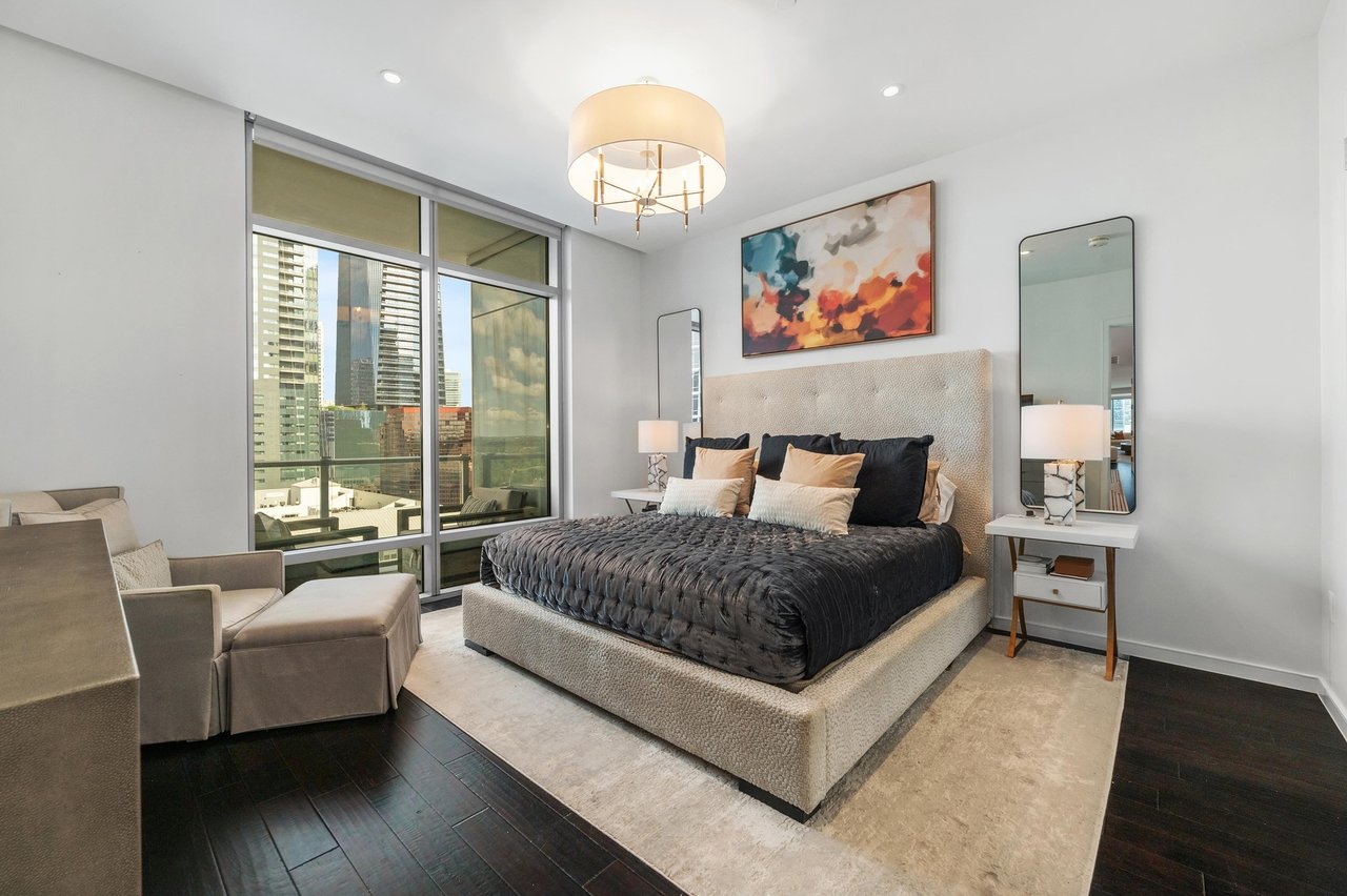 200 Congress Ave #13A