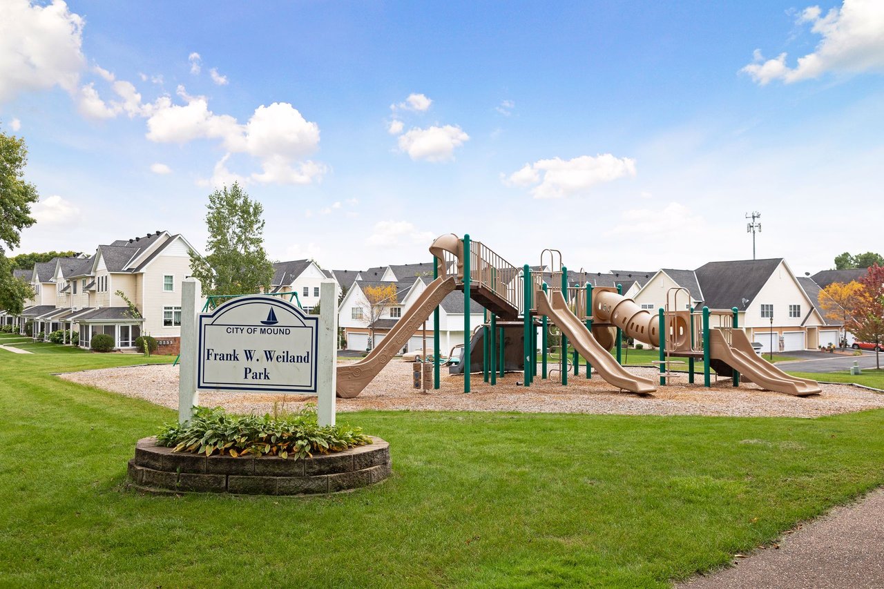 2150 Old School Rd #252, Mound