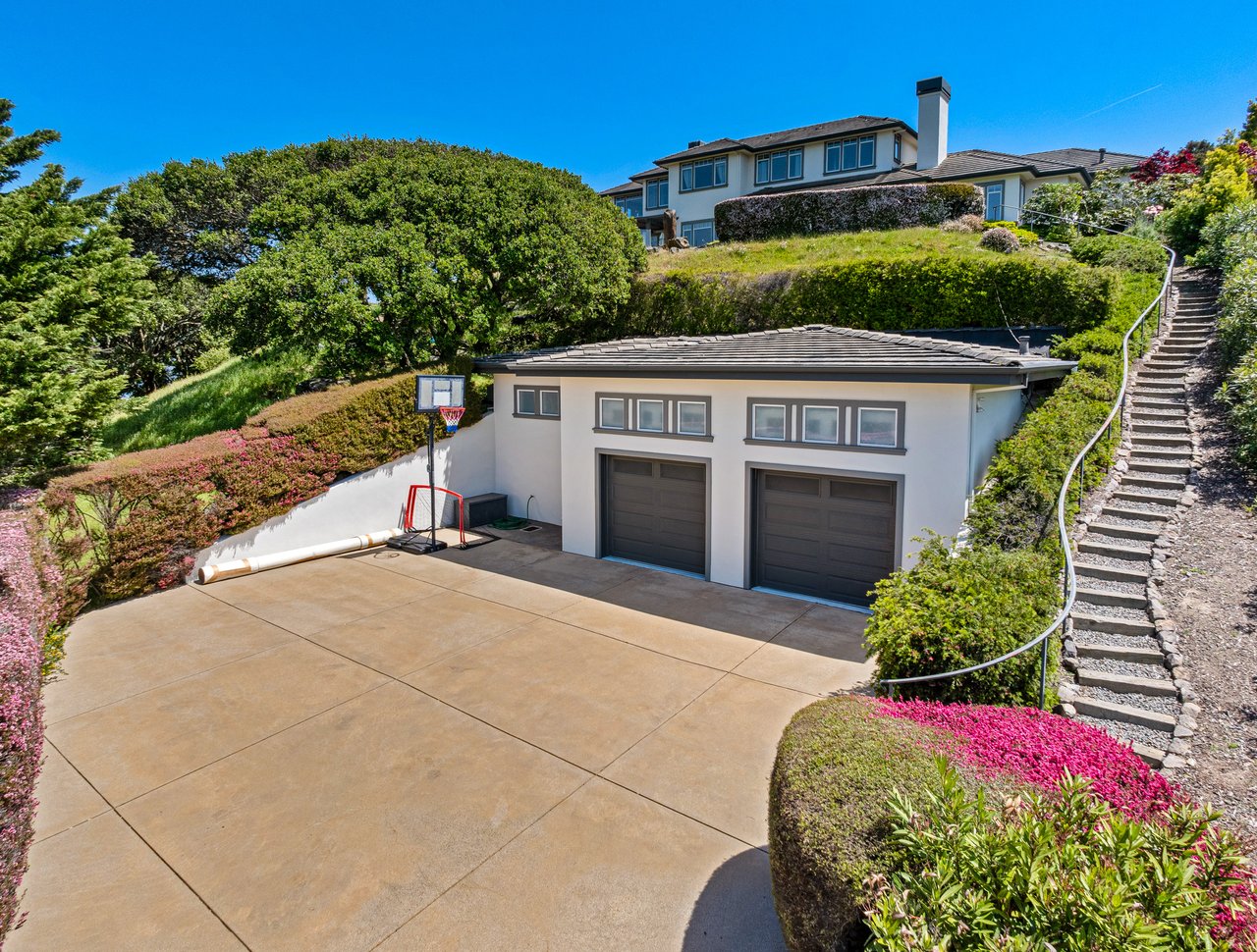 Sweeping Views Across the Bay