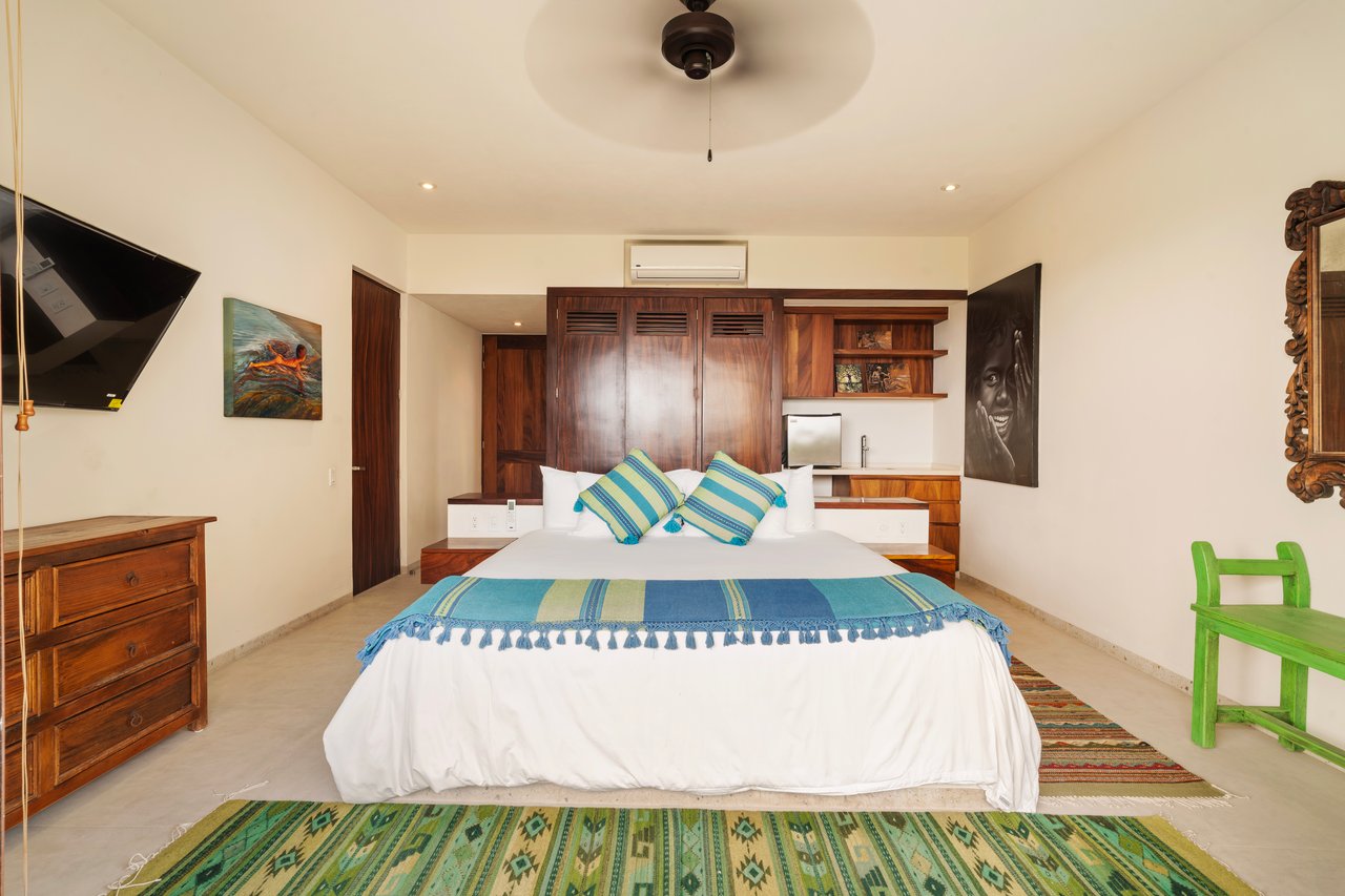 Marea Beachfront Villa H46