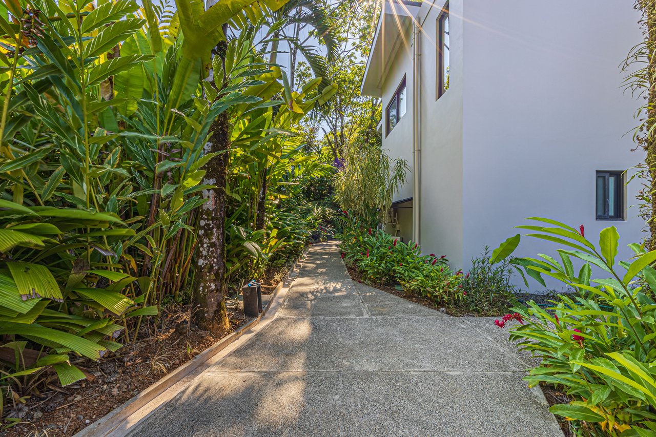 VILLA MAREN | ELEVATED LIVING IN UVITA | DOMINICAL 