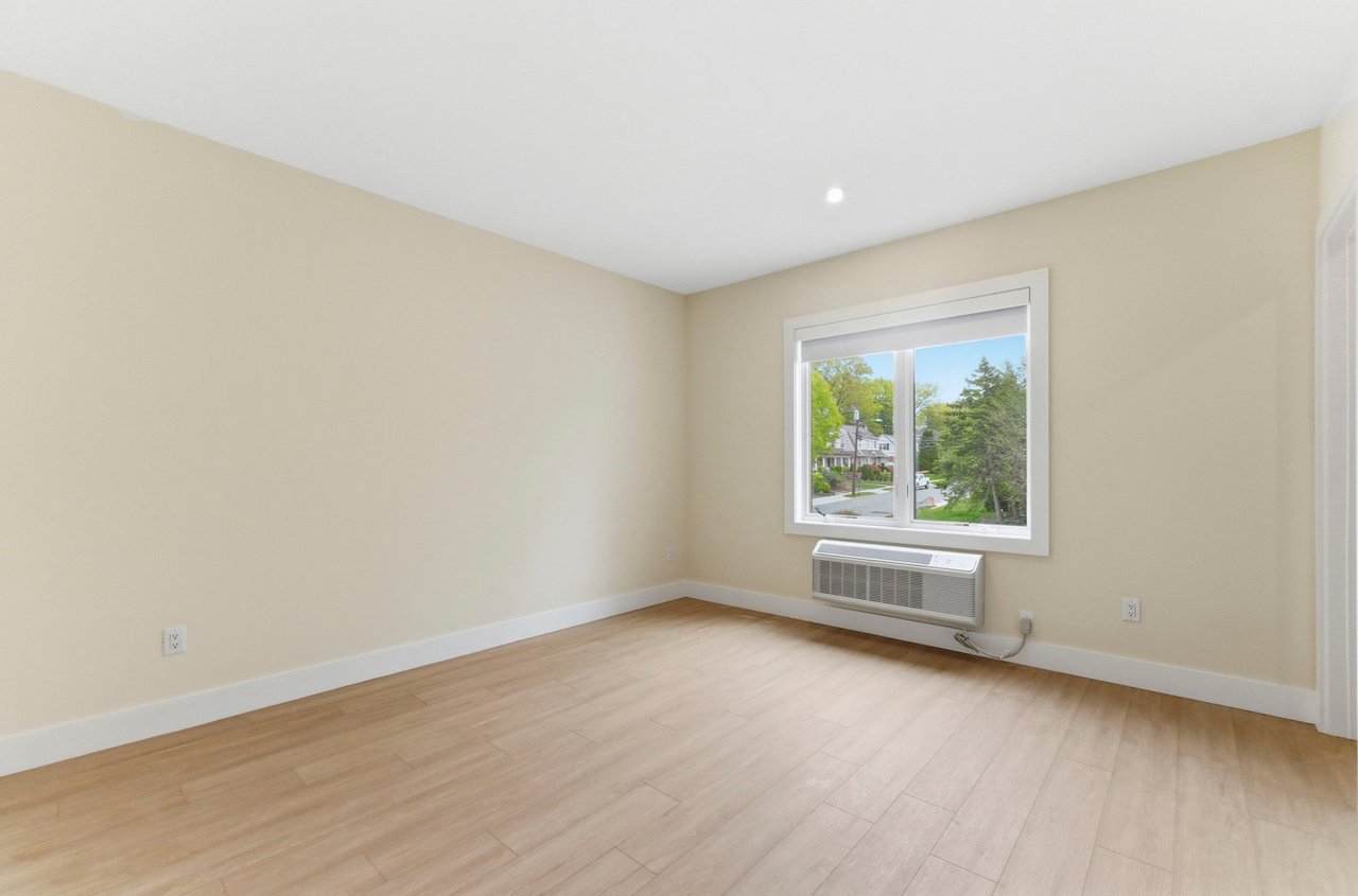 850 Broad Ave
