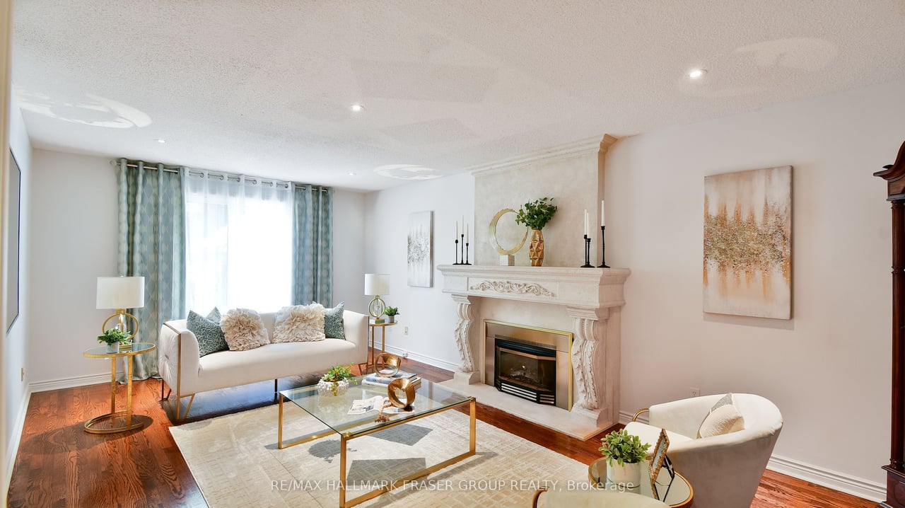 28 Leah Cres