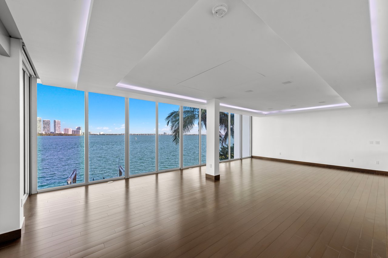 Mansion on N Venetian Way