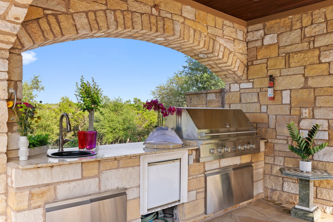 32 Acre Estate