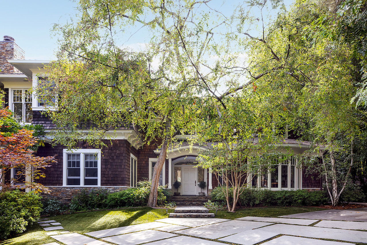 2041 Mandeville Canyon Rd