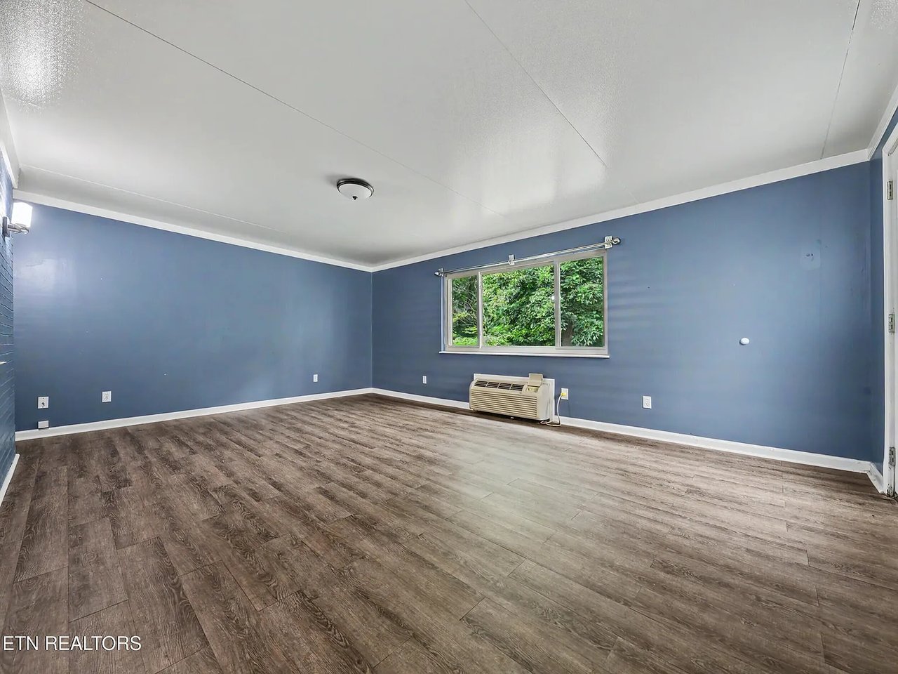 5516 Oakside Drive