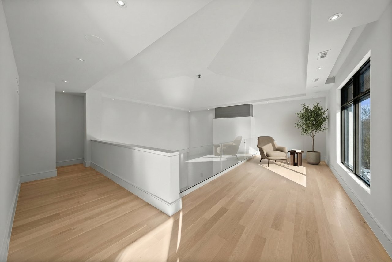 Uniquely Distinguished Property