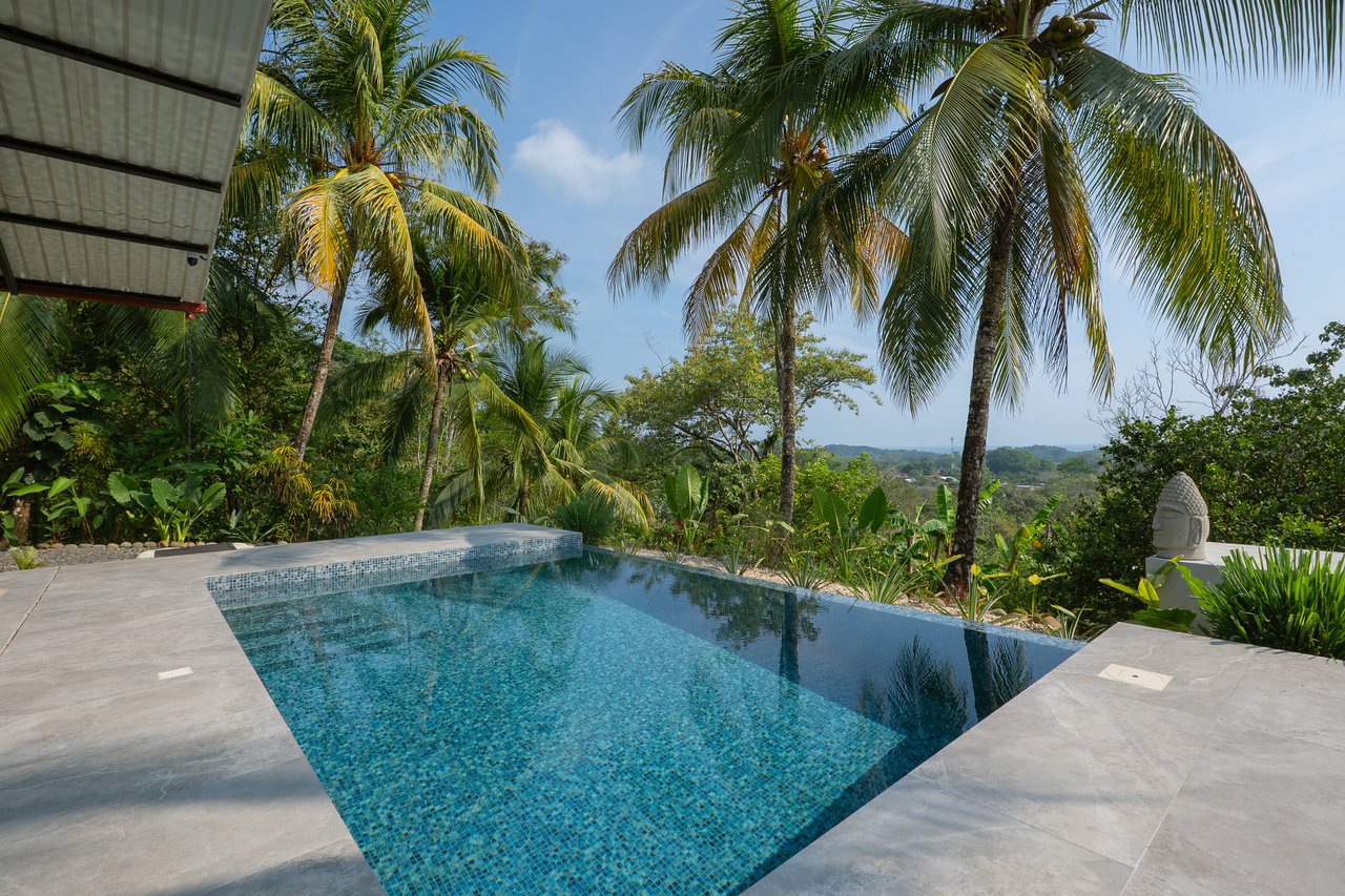 Ocean Peek Paradise Villa - 3 Bed - 1 Bath With a Pool in Hatillo