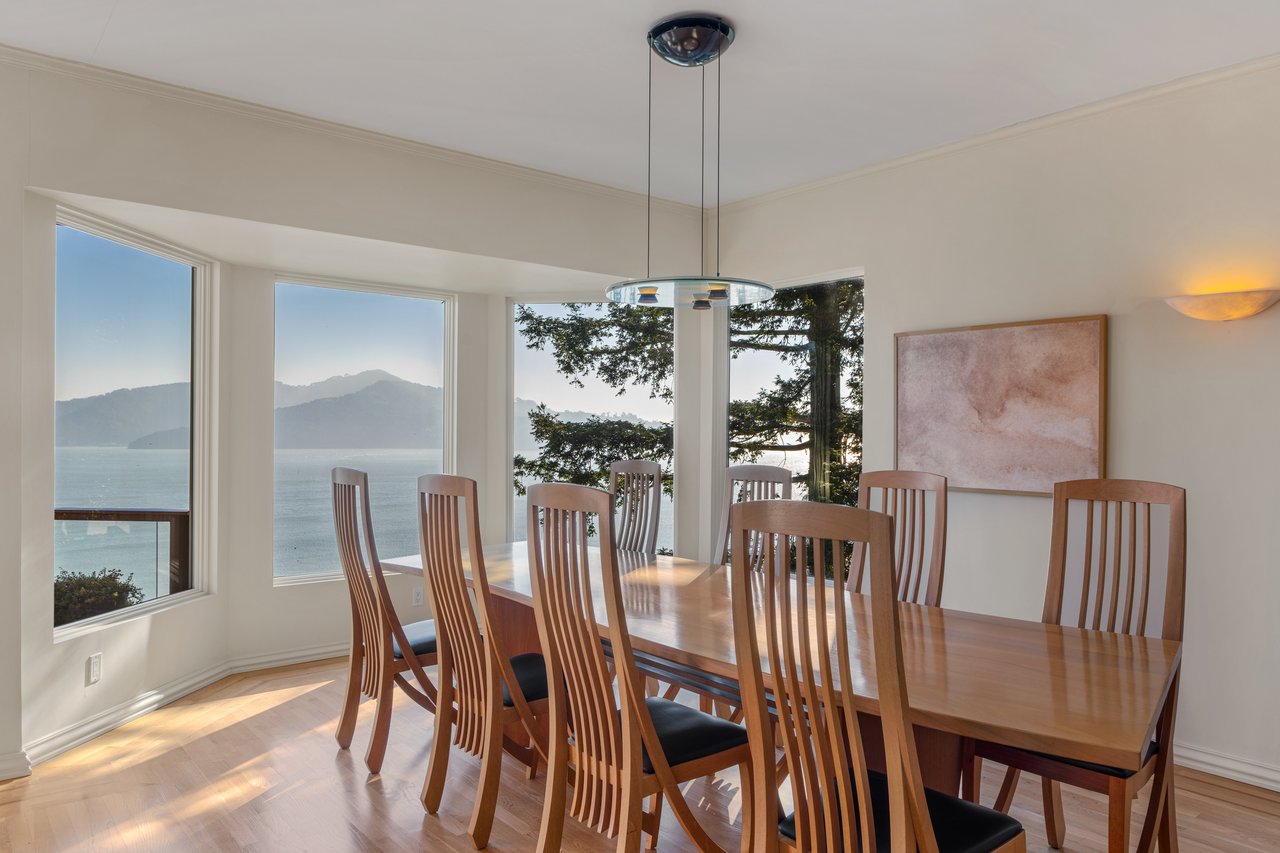 Picturesque Bay Views on Belvedere Island